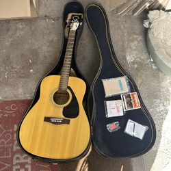 Yamaha F-310 Acoustic Guitar