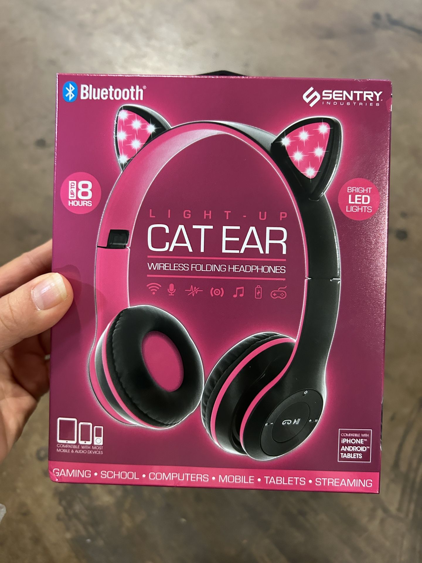 NWT Bluetooth wireless Cat ear light up folding headphones
