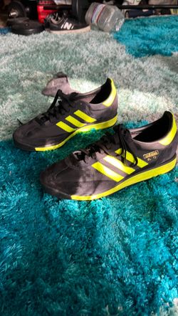 Adidas black shoes yellow shoes 10 1/2