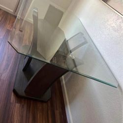 Tempered Glass Dining Table 