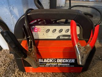 BLACK & DECKER 10-Amp Smart Car Battery Charger VEC1093DBD (GO1066208)