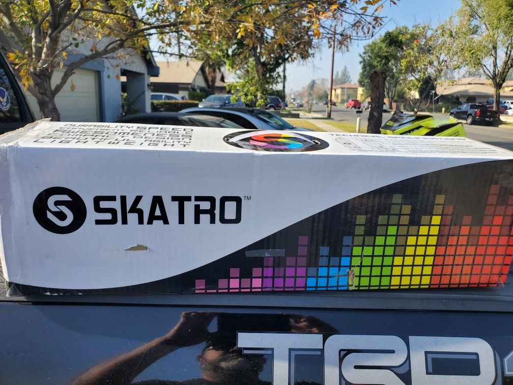 4.5 out of 5 stars 2,734Reviews
Skatro Mini Cruiser Skateboard