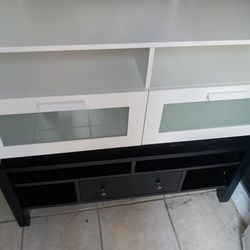 TV Stand, Awesome, Provides Great Storage 