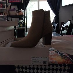 Justfab. Half Zip Taupe Boot. Size 9