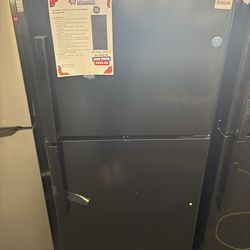 👀GE GTE19JTNRBB Refrigerator – Available at Budget Appliances