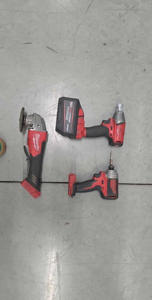 Milwaukee Power Tools