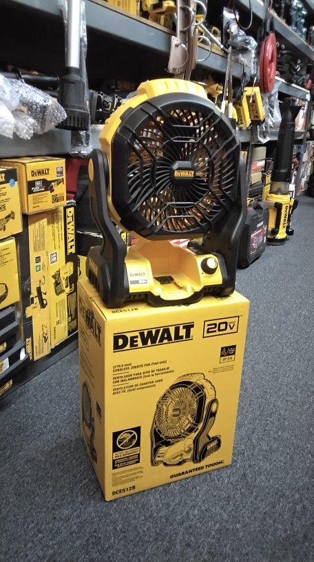 DEWALT 20V MAX (279.4 mm) CORDLEES JOBSITE FAN (TOOL ONLY)