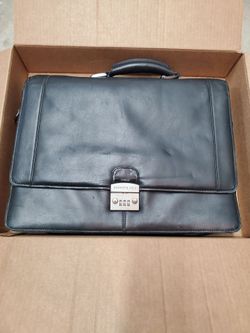 Vintage Kenneth Cole locking leather triple Gusset briefcase with strap