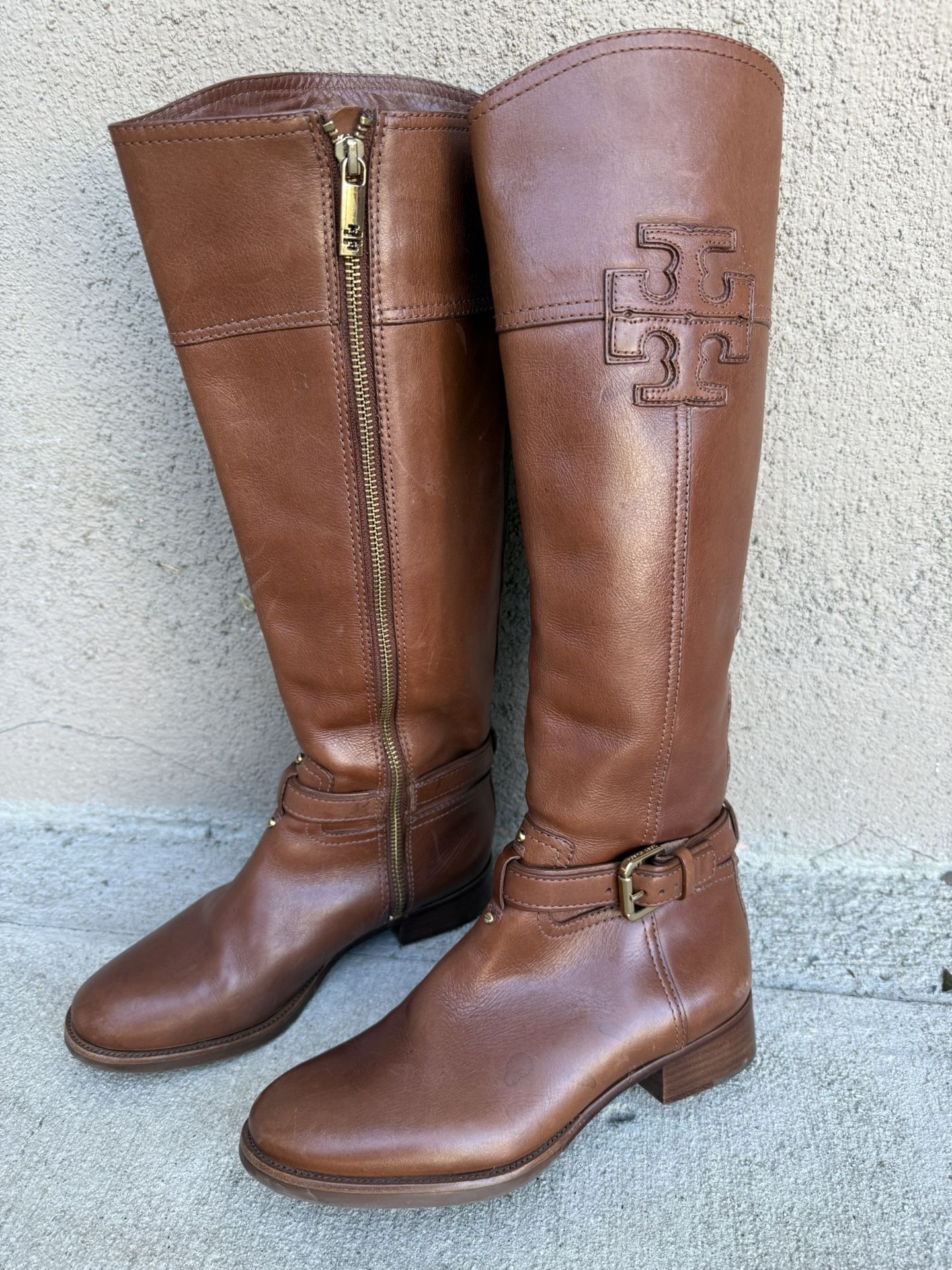 Boots 👢 Tory Burch