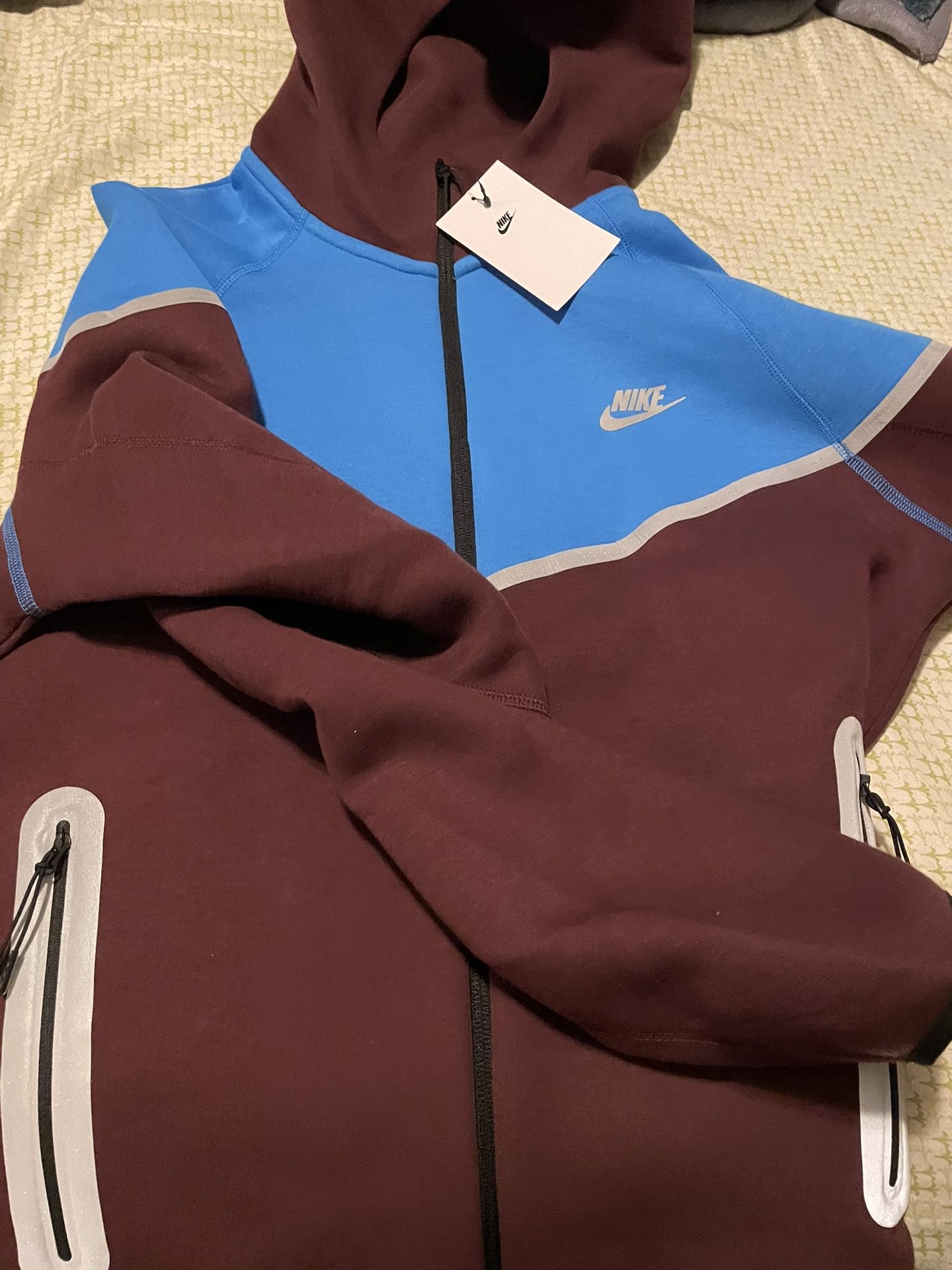 Brand New Nike Tech Burgundy Crush/light Blue