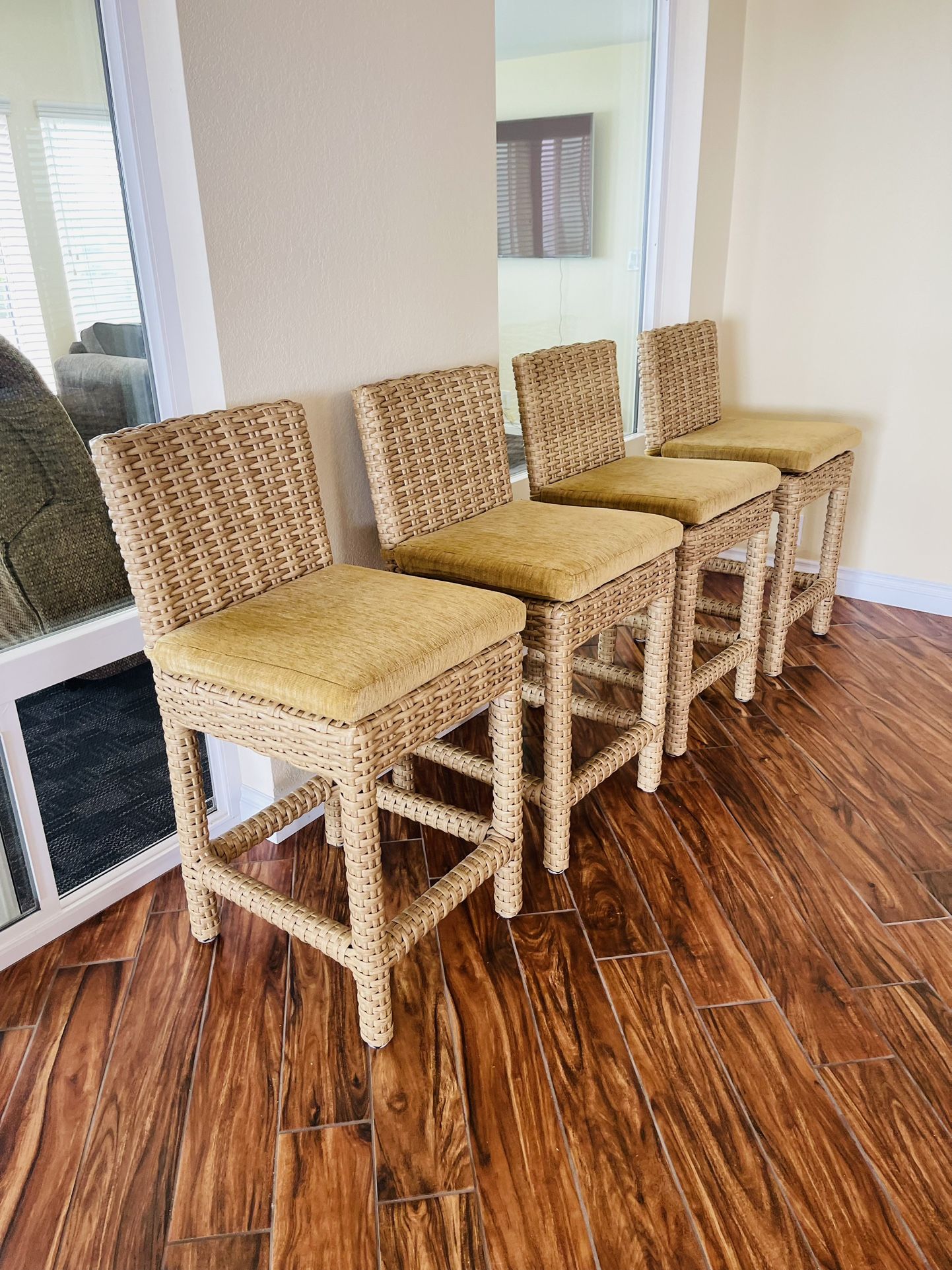 High chairs . Bar chairs . Havana Wicker Outdoor/indoor Counter Stool .High chairs .  SUNSET WEST HAVANA WICKER COUNTER STOOLS.