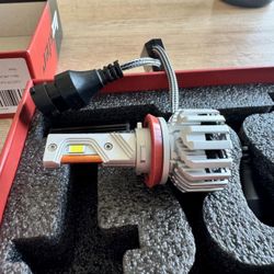 2504 PSX24W LED Fog Light Bulbs 6000K Xenon White 360° Light, Xtreme Super Bright PG20/7 Base Fog Lamps Replacement 5730 33-SMD 