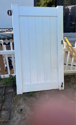 Vinyl door fence