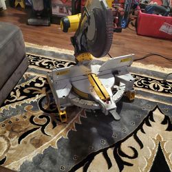 Dewalt Double Bevel Compound Miter Saw