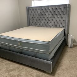 King Size Gray Tufted Velvet Fabric Bed 
