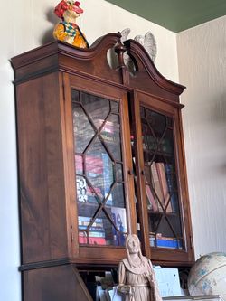 Windsor Hutch/Desk/Piano