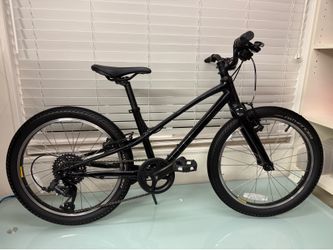 SPECIALIZED JETT 20 mountain bike - like new