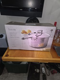 Sure la Table Tri-Ply 3.5 quart Stainless Steel Sauce Pan
