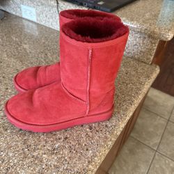 Ugg Boots  Classic Short Size 8 Samba Red. 