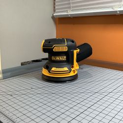 DCW 210 DeWALT 20V Brushless 5” Random Orbit TOOL ONLY 