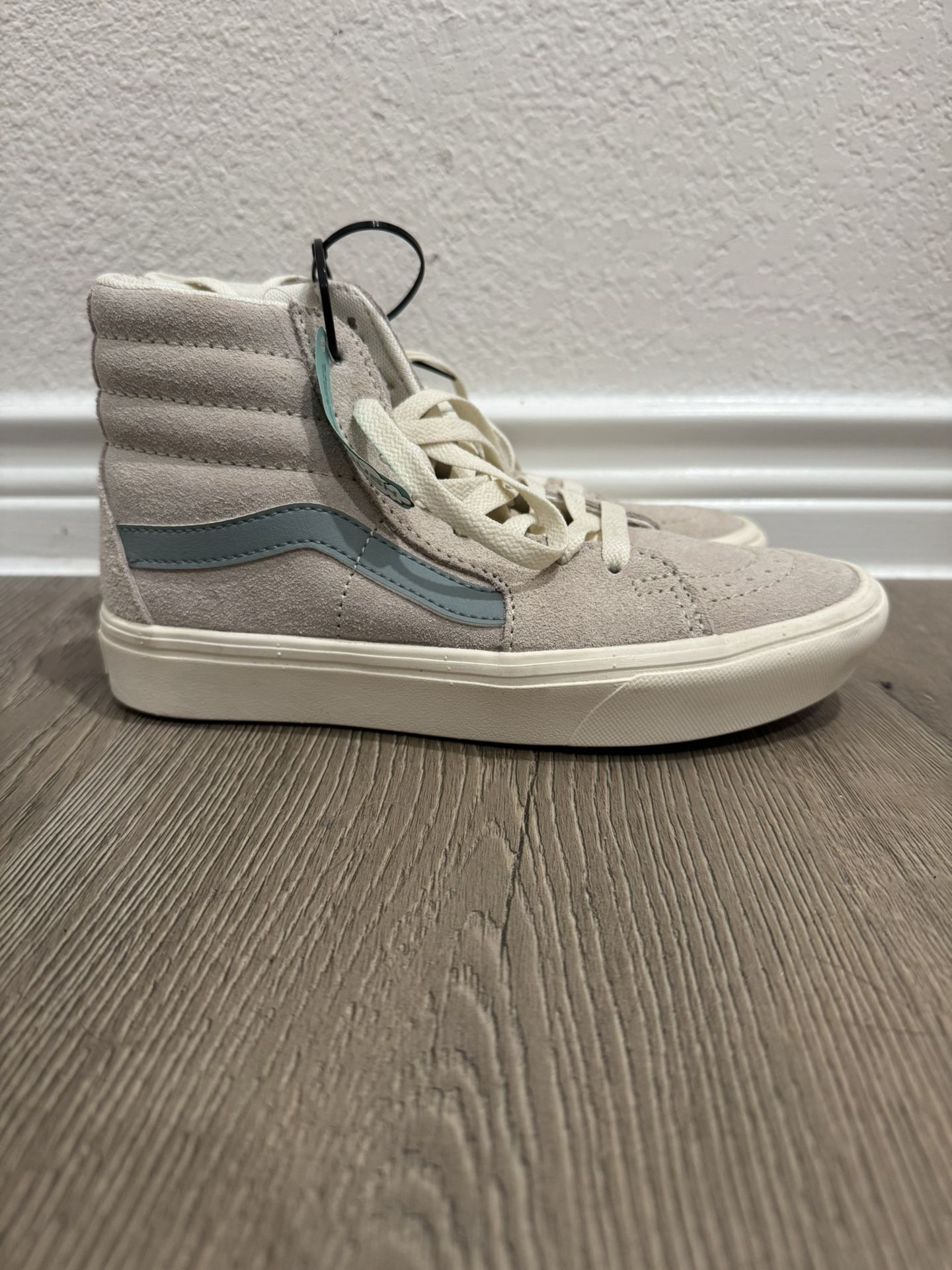 New Girls Hightop Vans