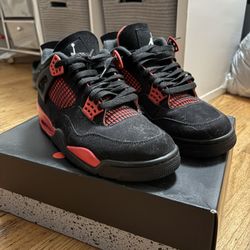 Jordan 4’s Red thunder 