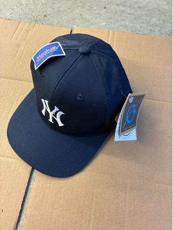 Vintage NY Yankees hat.