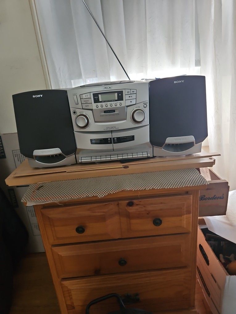 Sony Cd , Cassette,  FM, AM  Raido 