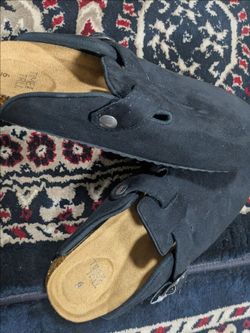 Black color and size 6