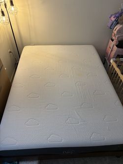 Queen Cloud Mattress with Solid Wood Frame