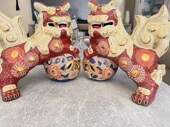 Japanese Kutani YAHATA SHISHI Foo Dog Temple Lion 10” tall - Sold the pair