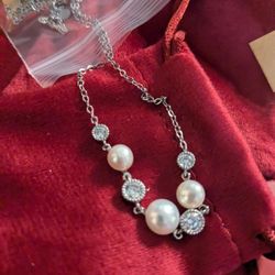 Sterling And White Topaz And Pearl Necklass 