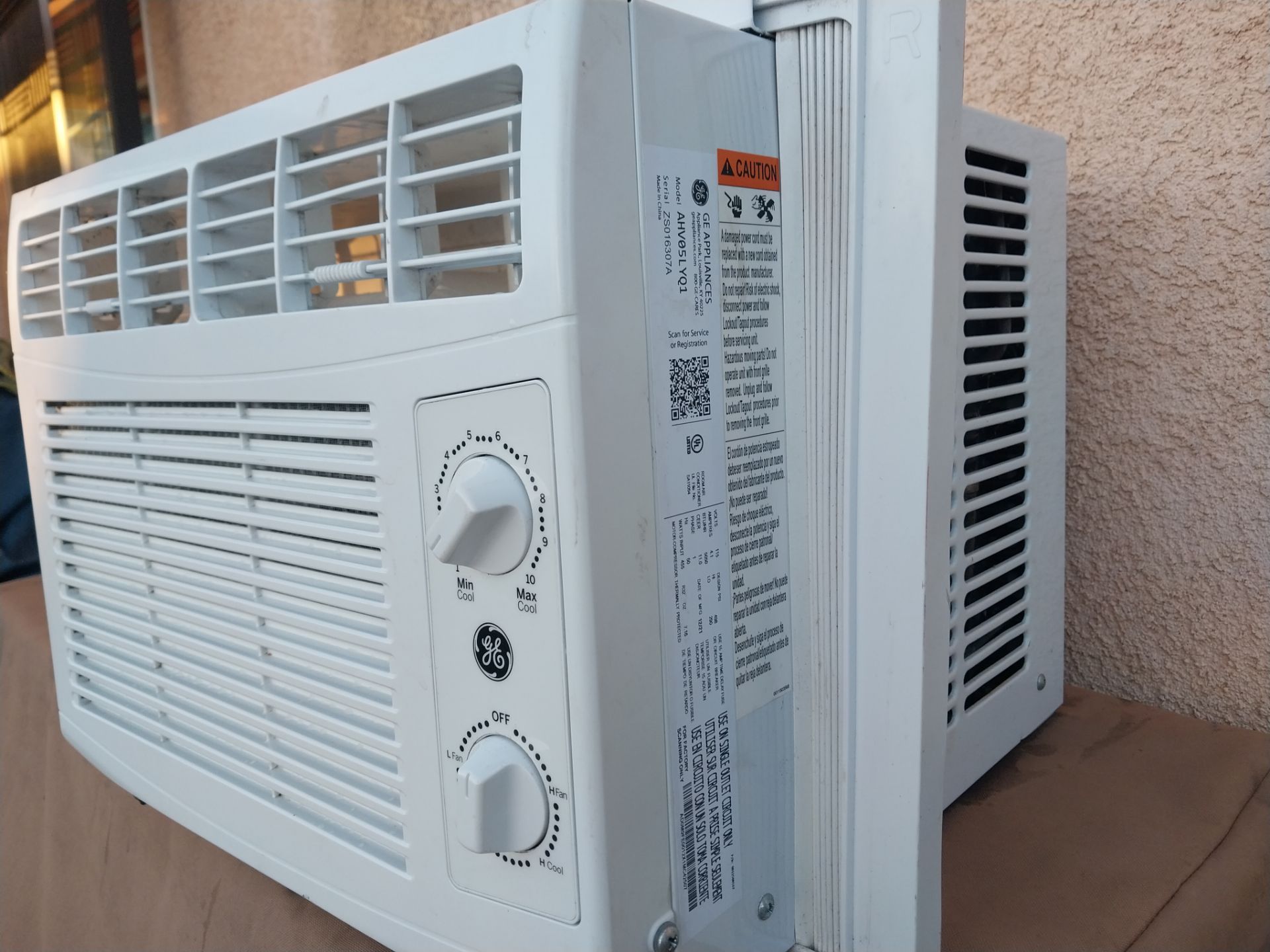 AIR CONDITIONER 5050BTU IN EXCELLENT WORKING CONDITION