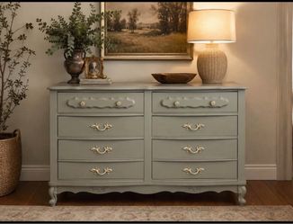 Vintage French Provincial Dresser
