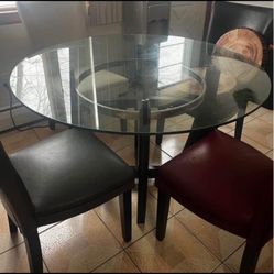 Dining Room With 4 Chairs 