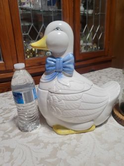 Cookies jar goose