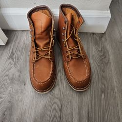 REDWING HERITAGE TRACTION TRED 10875 8.5 WIDE SOFT TOE BOOT