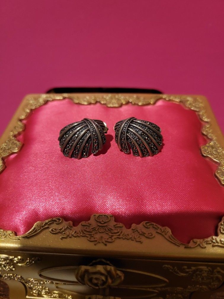 Sterling Silver 925 Marcasite Gemstone Shell Style Pierced Earrings f9