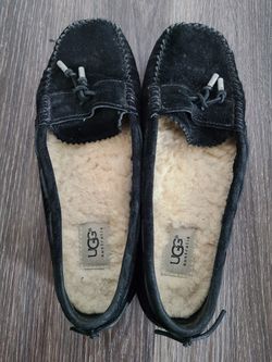 Ontembare zondaar Kruipen Ugg Roni Shearling Lined Suede Loafers Slippers Black Size 8 for Sale in  Seatac, WA - OfferUp