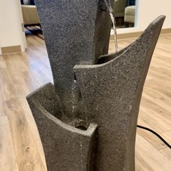 Modern indoor water fountain, works perfectly, relaxing water sound, great for home or office decor. Pickup only.