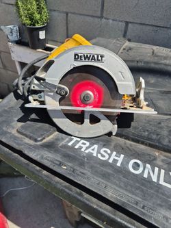 DeWalt Circular Saw with Blade cord