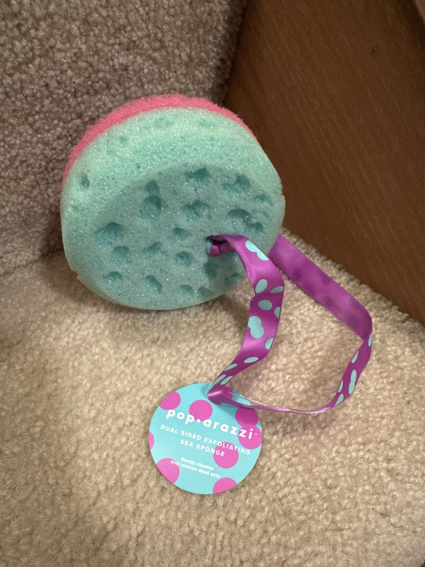 Paparazzi Dual-Sided Exfoliating Sea Sponge new $2