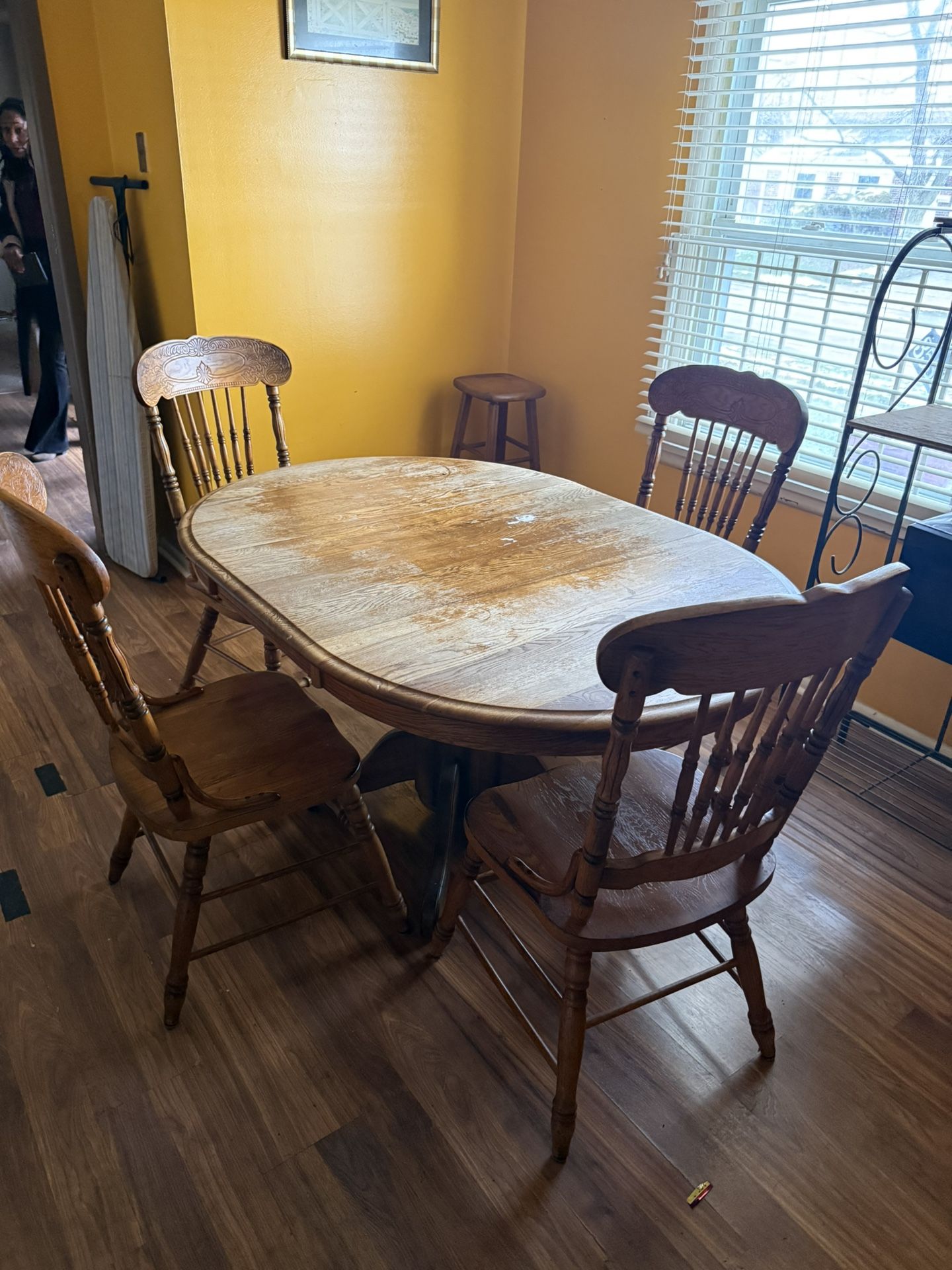 Dining Room Table And 4 Chairs
