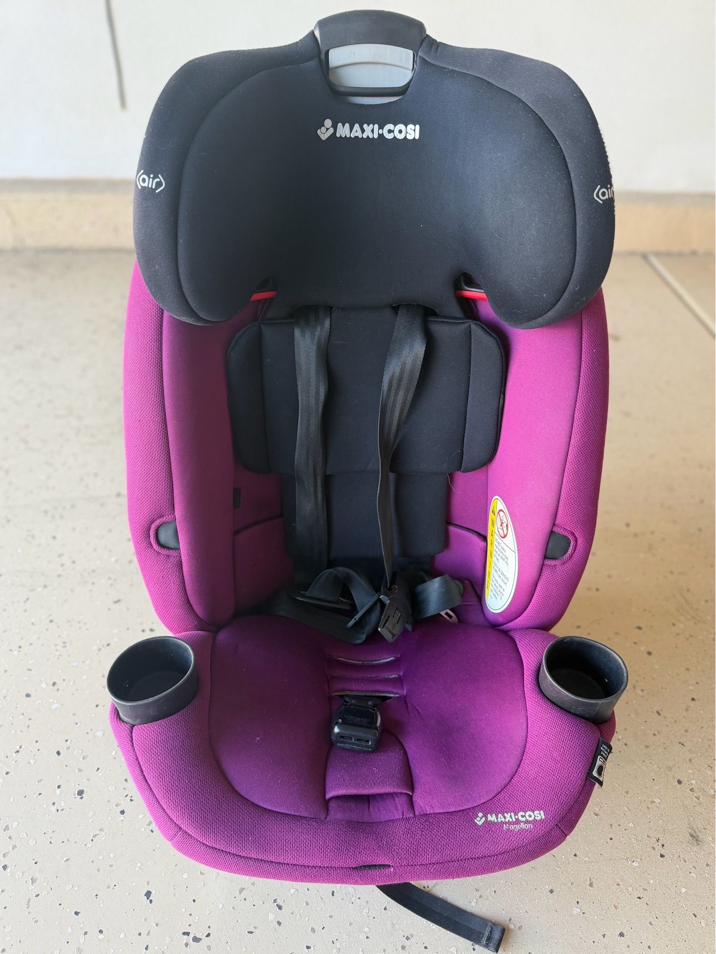“Maxi-Cosi Magellan Car Seat – Excellent Condition – Never in Accident”