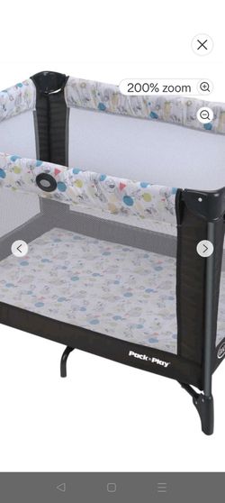 Graco Pack n' Play - Carnival pattern