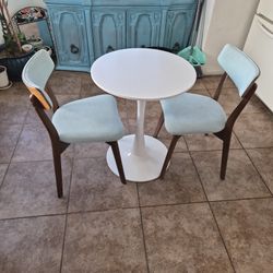 Dining Table 2 Chers 