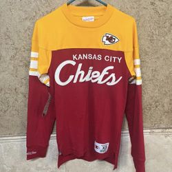 NWT! Kansas City Chiefs Jersey Shirt (xs)