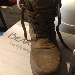 Size 9 Women Worn Once Literally $ 40