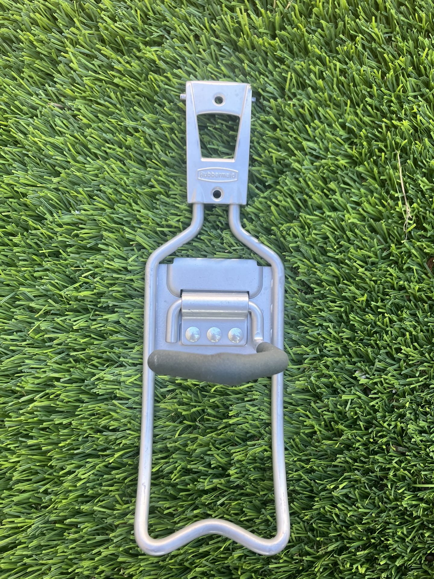 Rubbermaid Shovel Hanger