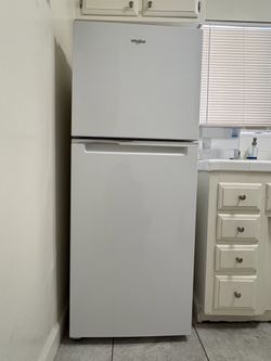 24 in. 11.6 cu. ft. Top Freezer Refrigerator in White, Counter Depth, ENERGY STAR